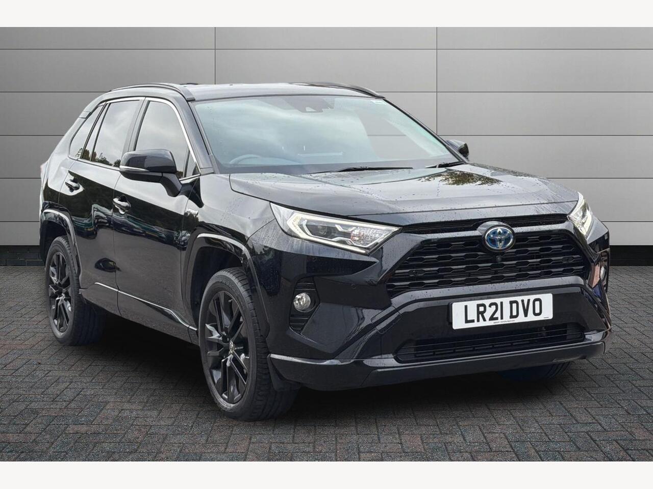 Main listing image - Toyota RAV4