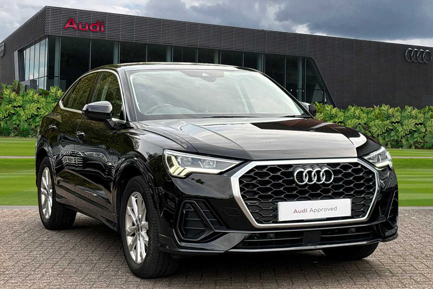 Main listing image - Audi Q3