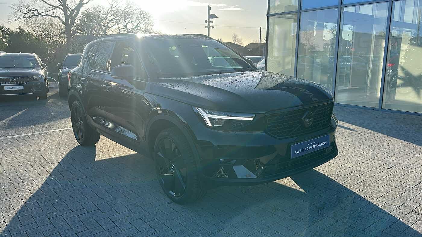 Main listing image - Volvo XC40