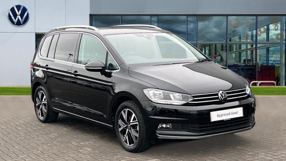 Main listing image - Volkswagen Touran