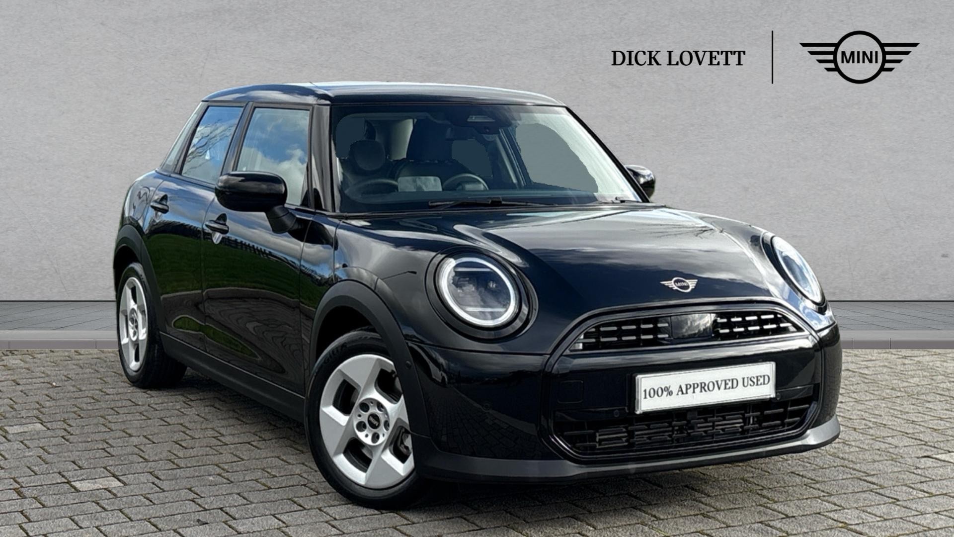Main listing image - MINI Hatchback 5dr