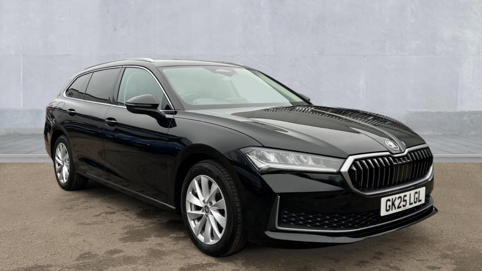 Main listing image - Skoda Superb Estate