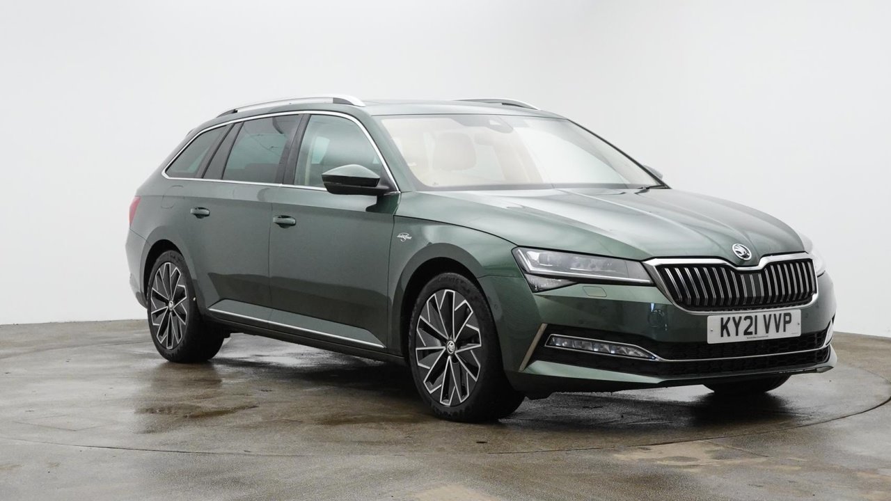 Main listing image - Skoda Superb Estate