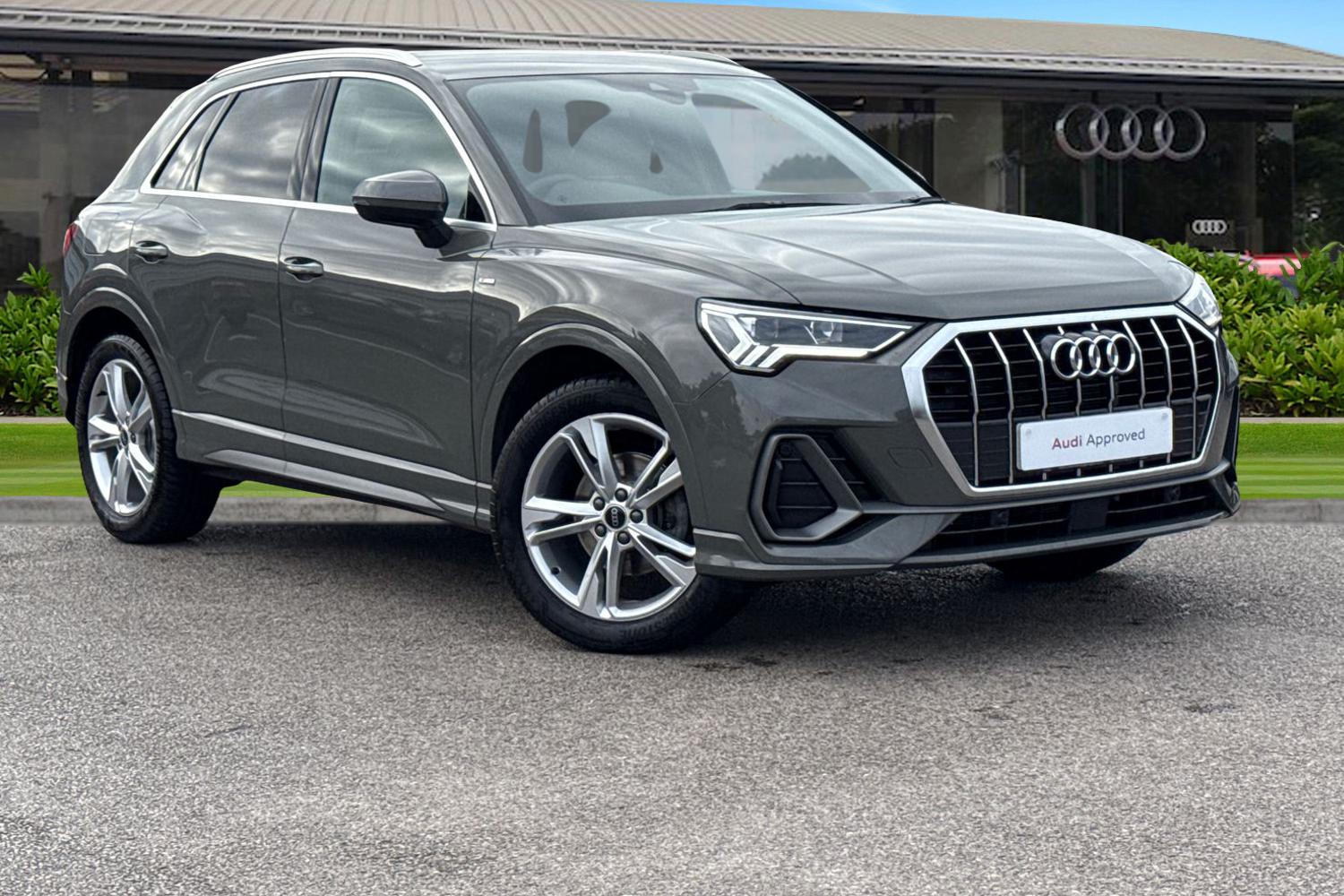 Main listing image - Audi Q3