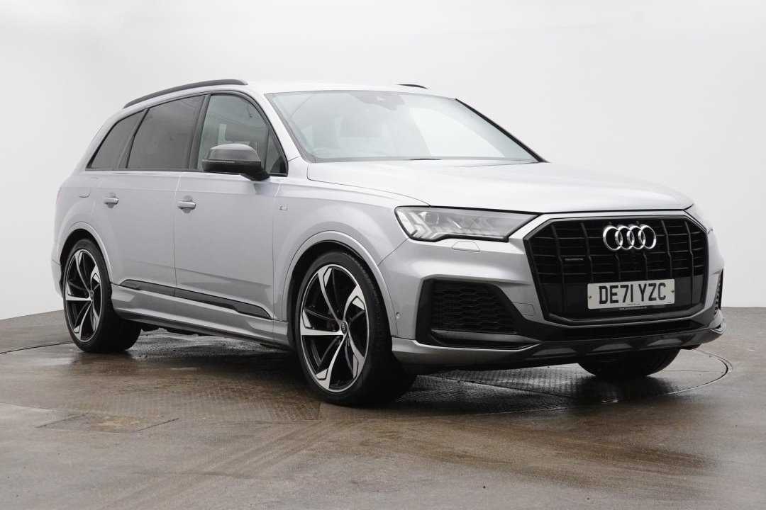 Main listing image - Audi Q7