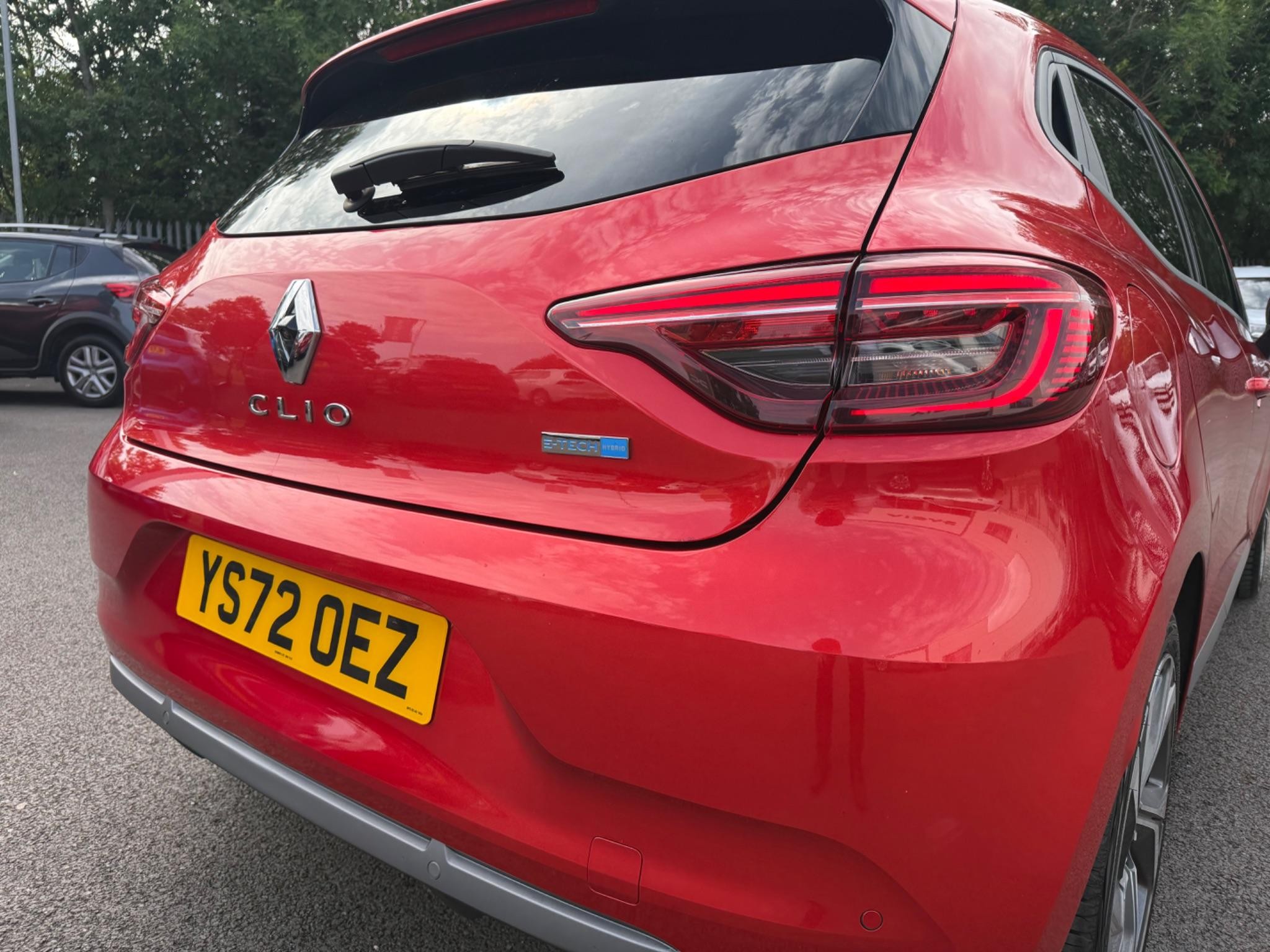 Main listing image - Renault Clio
