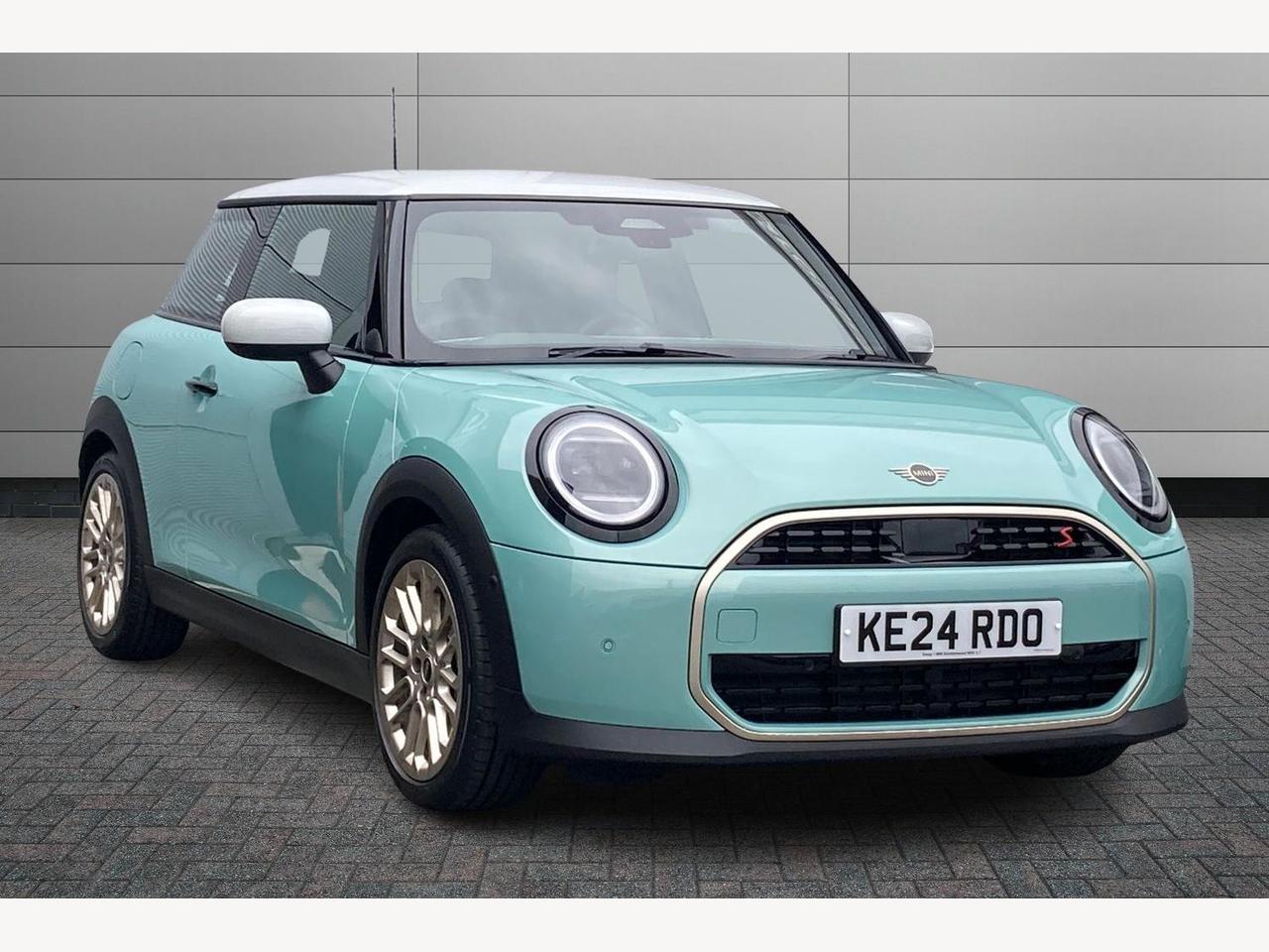 Main listing image - MINI Hatchback