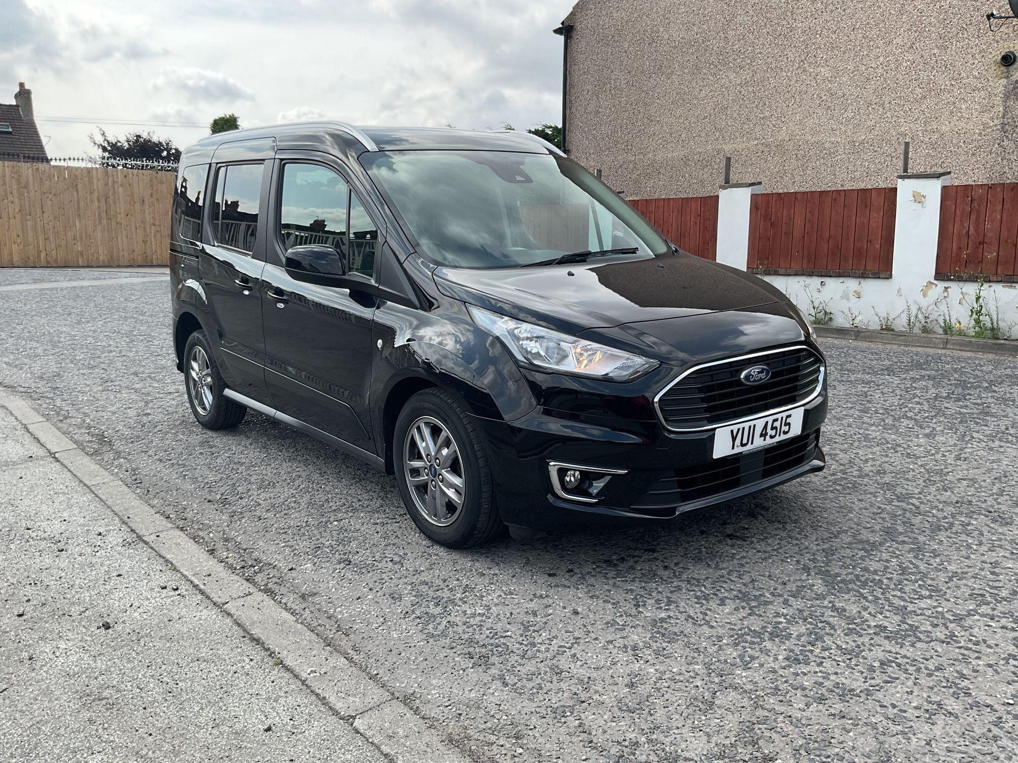 Main listing image - Ford Tourneo Connect