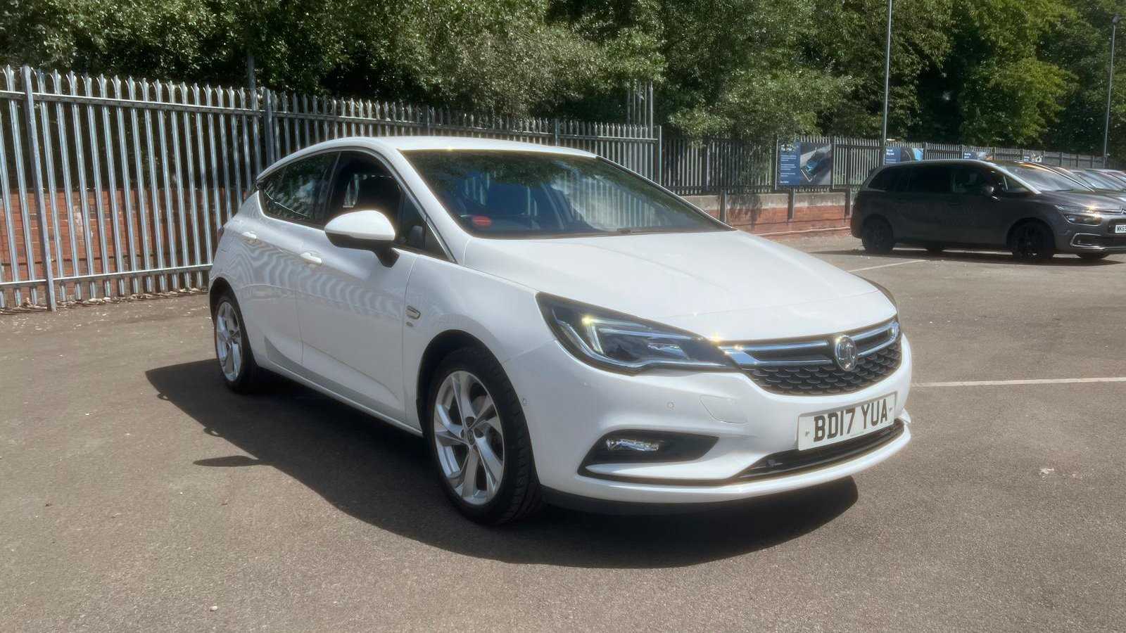 Main listing image - Vauxhall Astra
