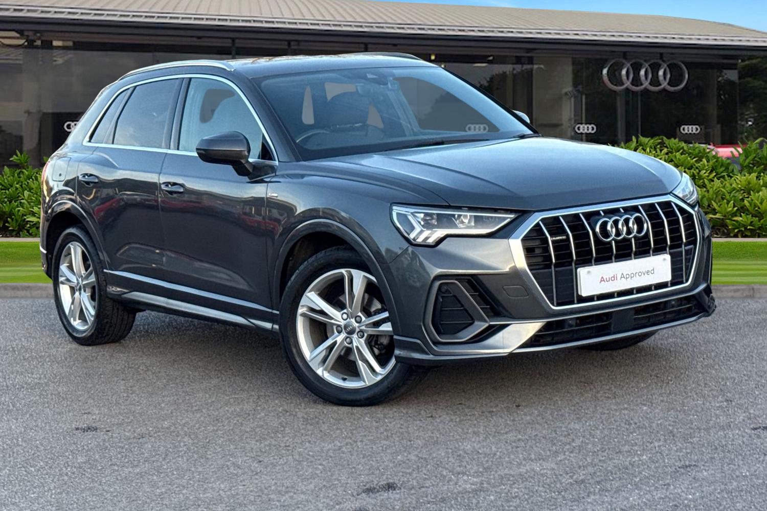 Main listing image - Audi Q3
