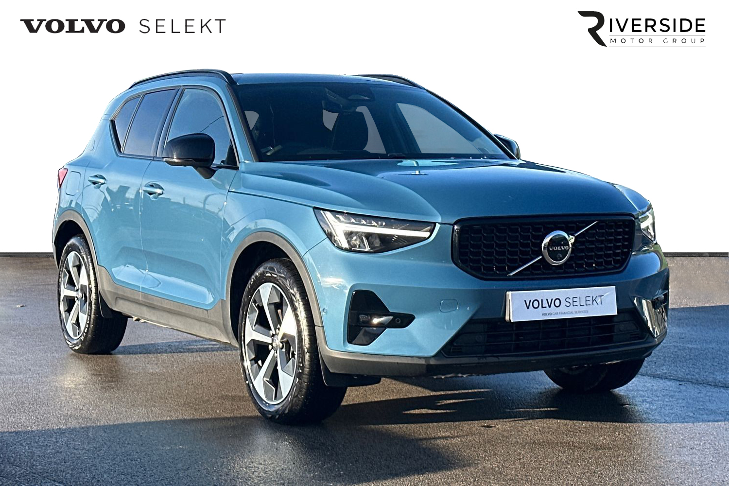 Main listing image - Volvo XC40