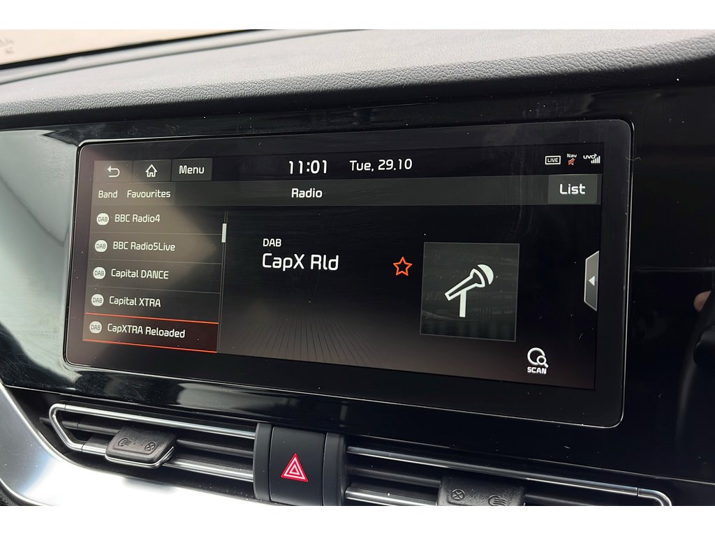 Main listing image - Kia e-Niro