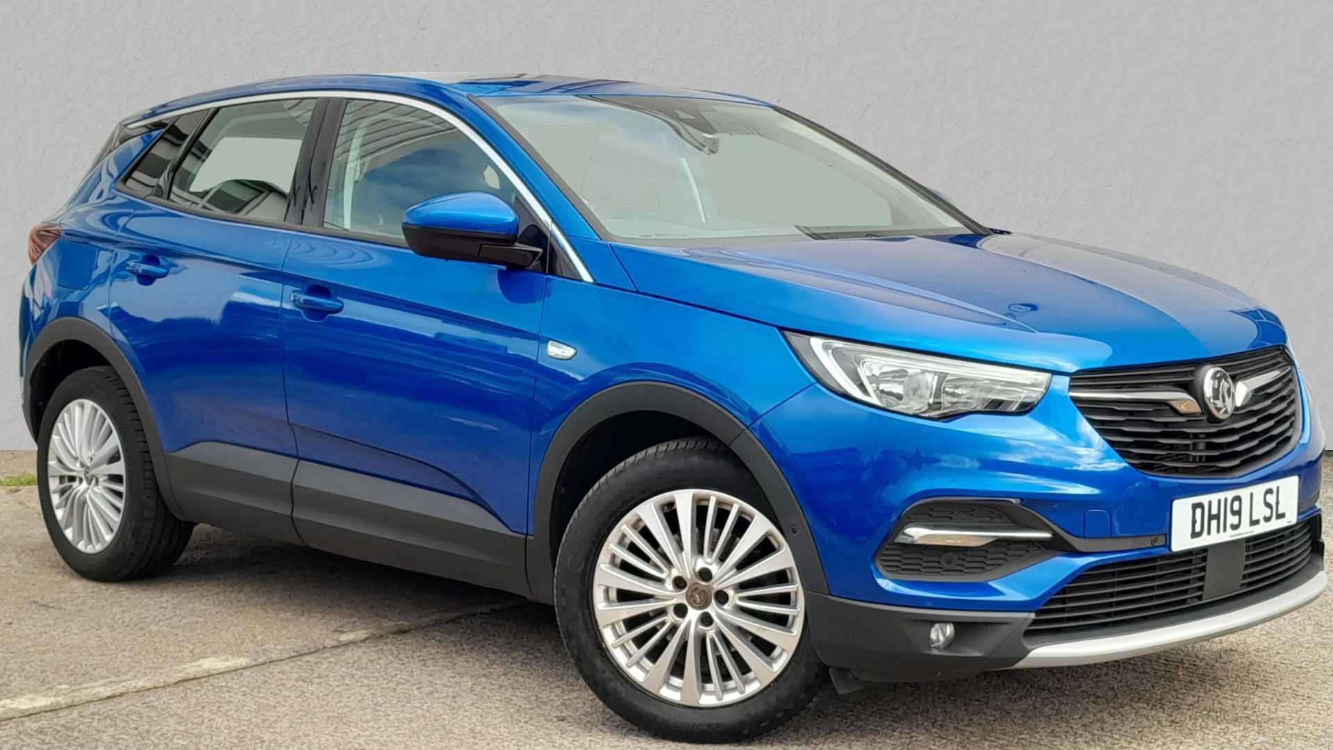 Main listing image - Vauxhall Grandland X