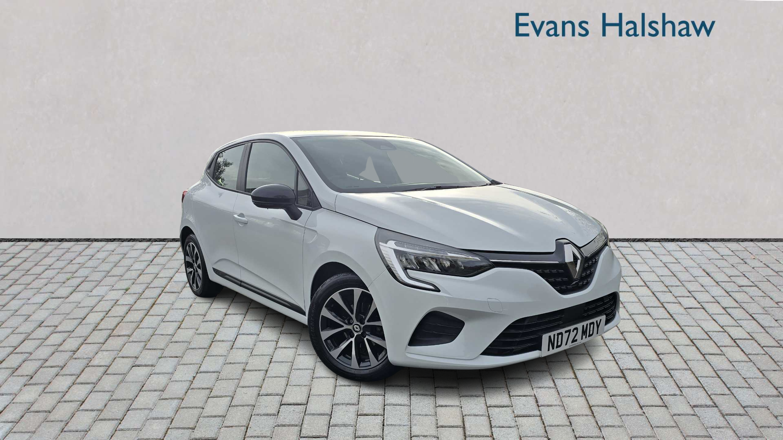 Main listing image - Renault Clio
