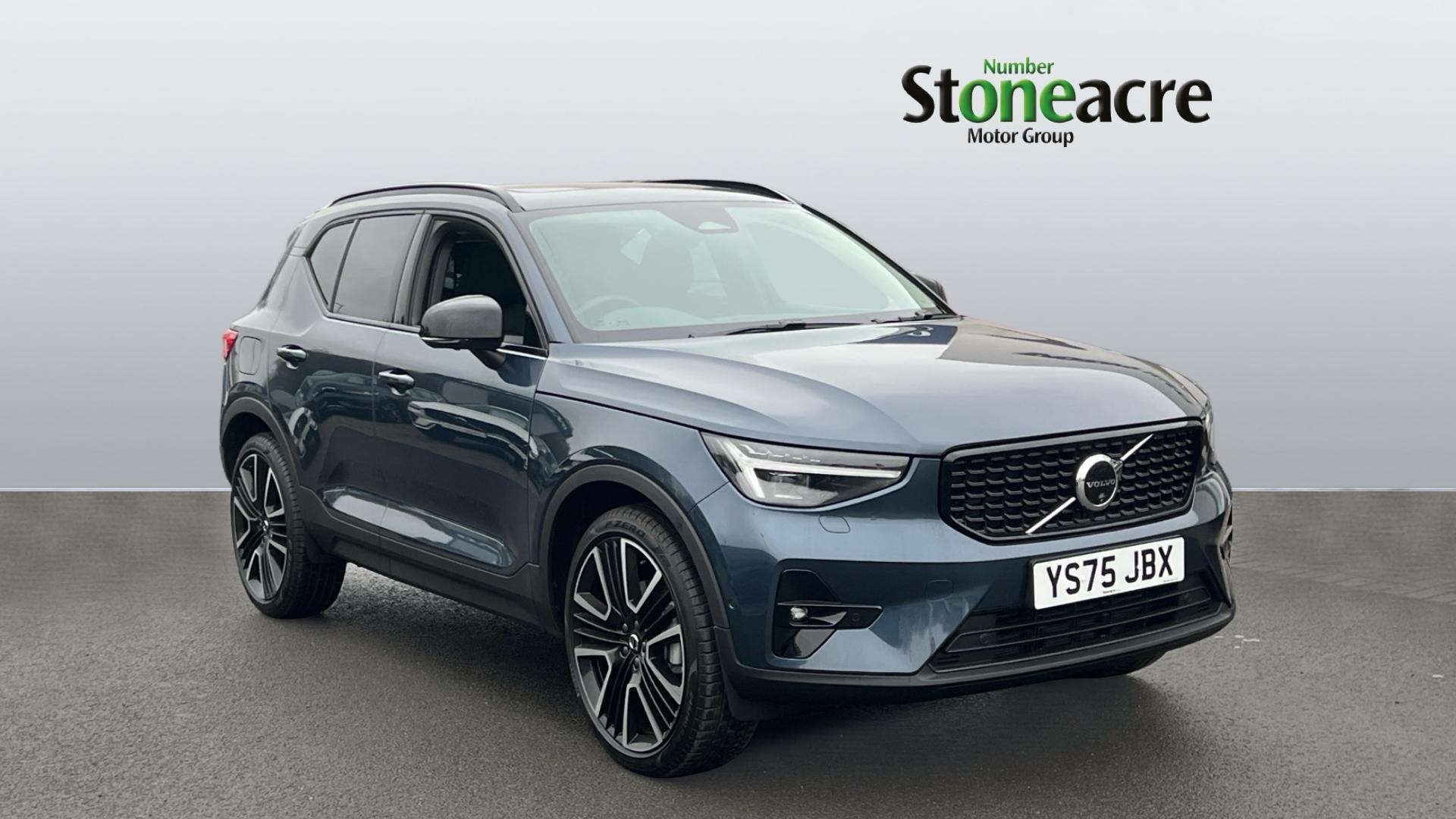 Main listing image - Volvo XC40