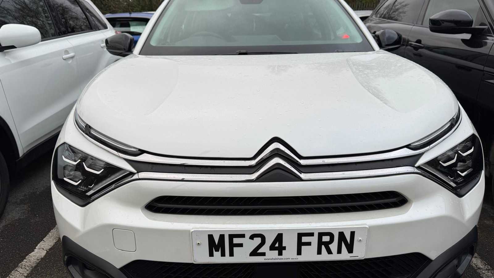 Main listing image - Citroen C4