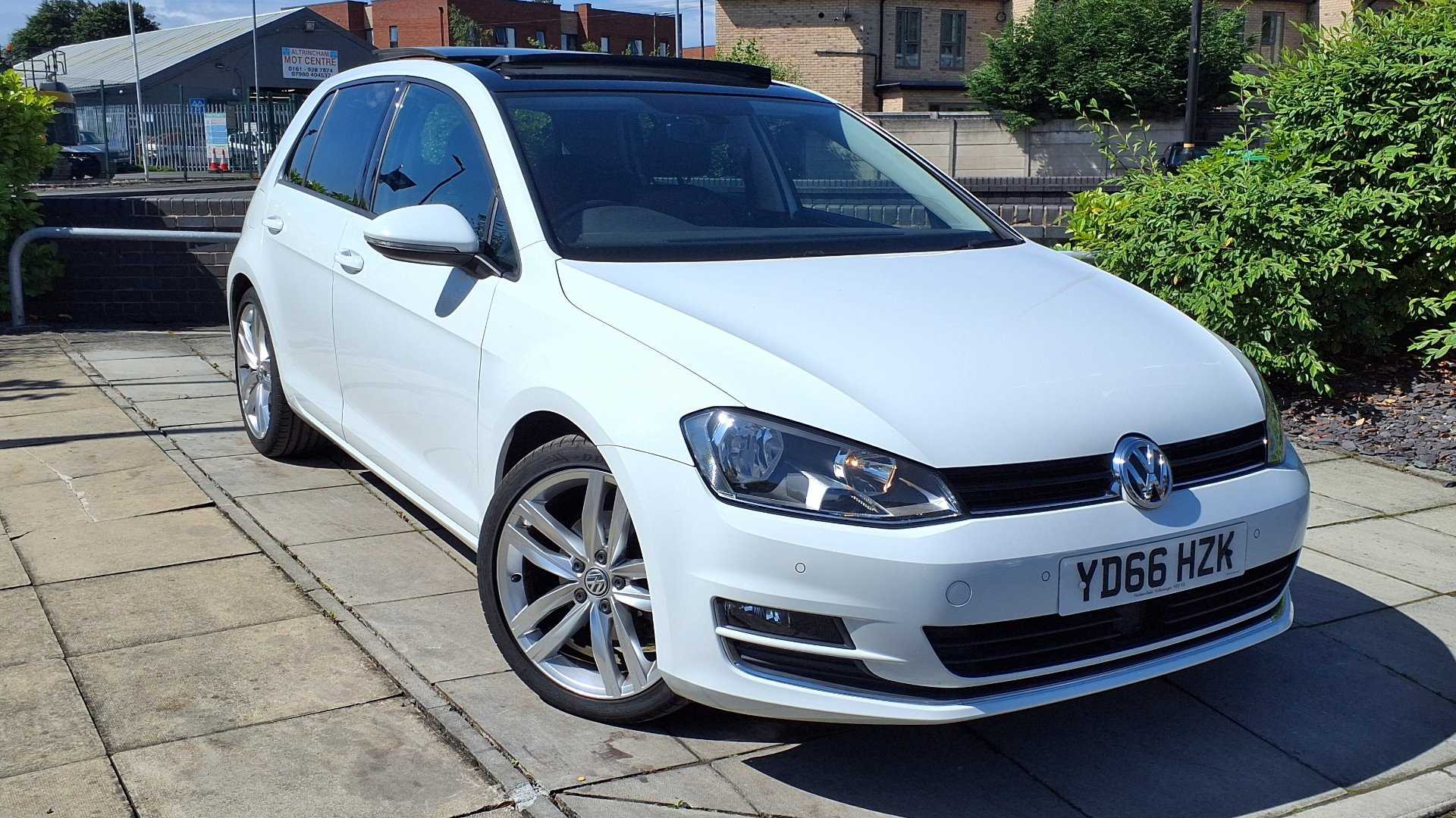 Main listing image - Volkswagen Golf