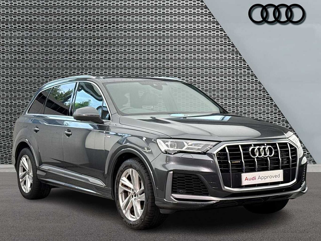 Main listing image - Audi Q7