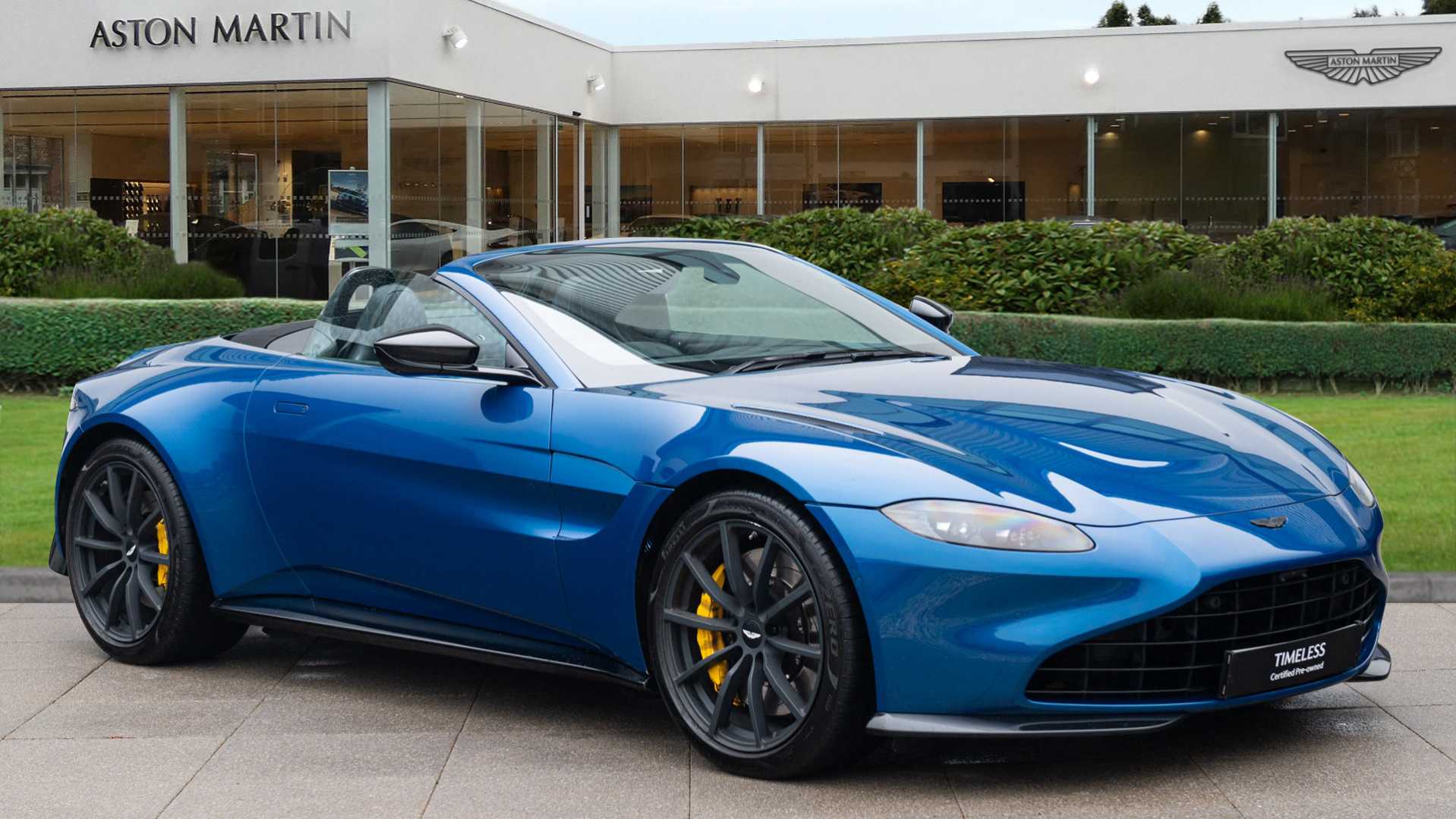 Main listing image - Aston Martin Vantage