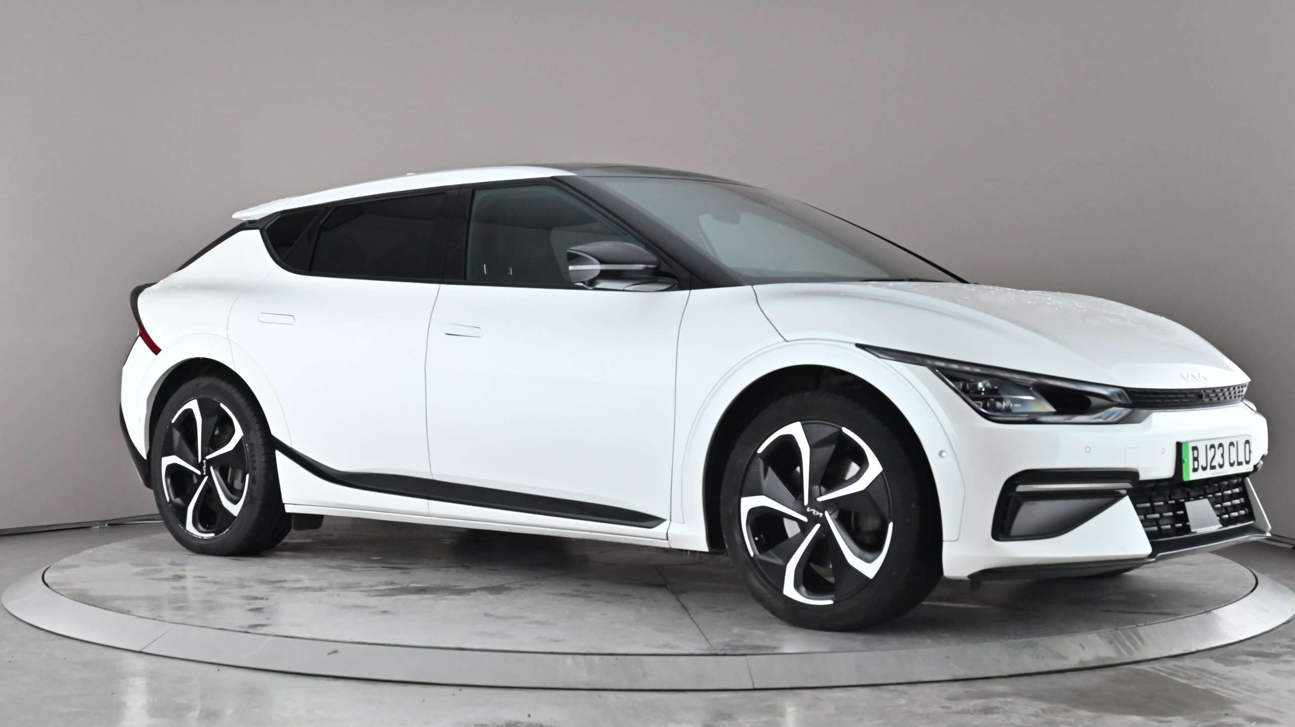 Main listing image - Kia EV6