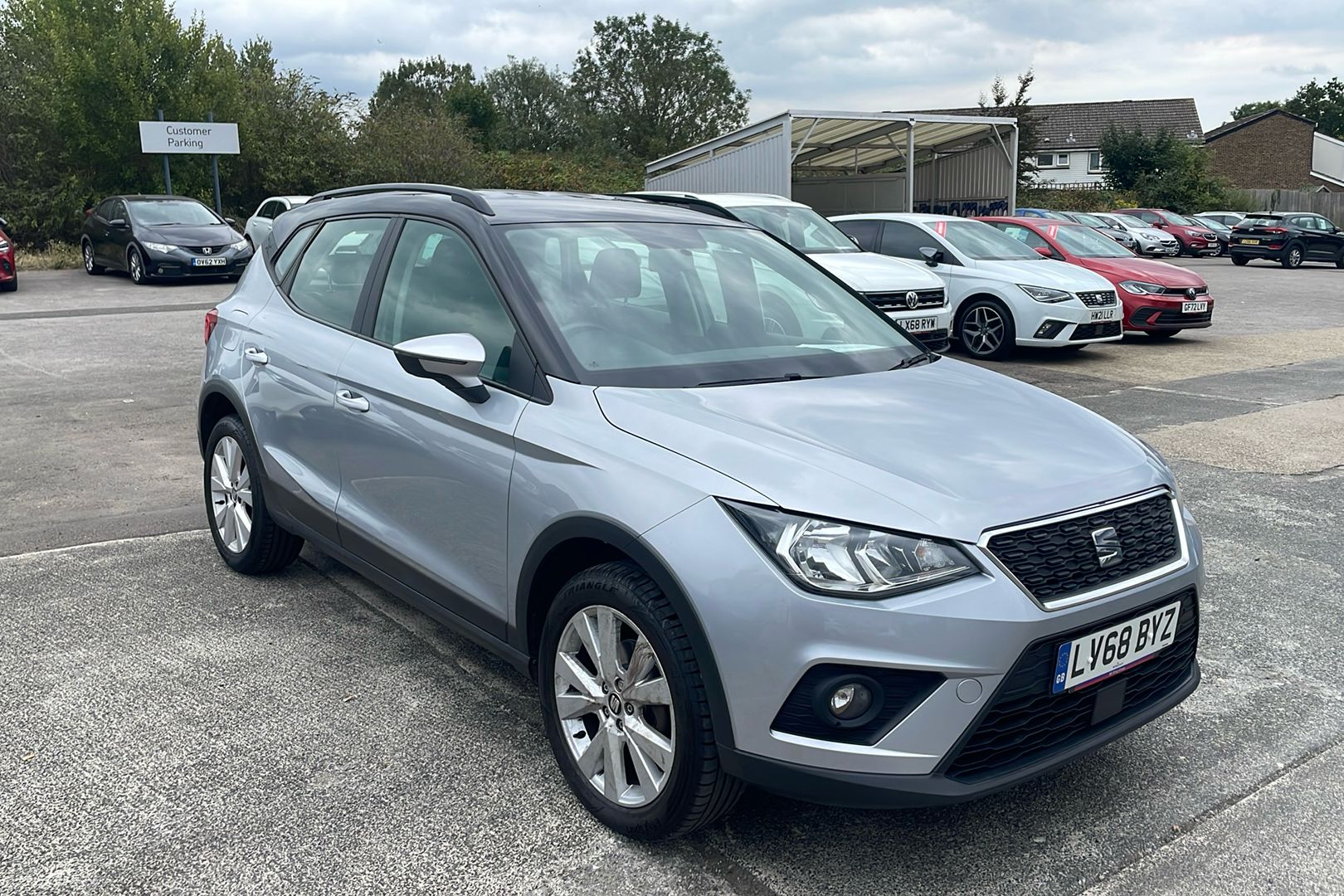 Main listing image - SEAT Arona