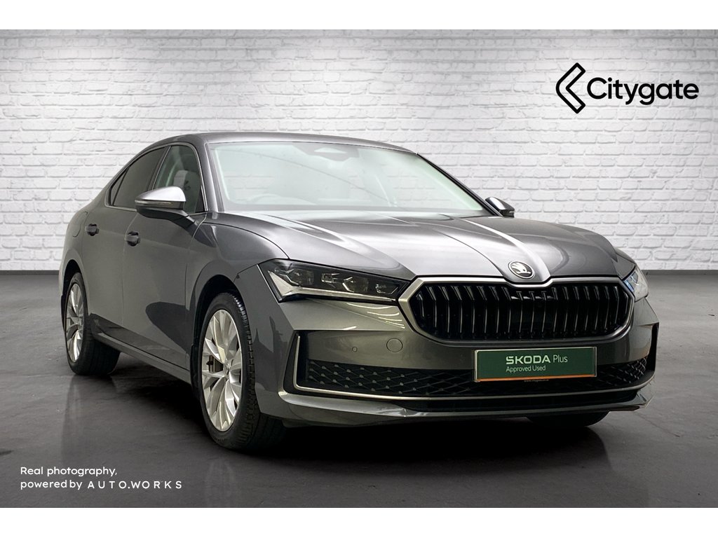 Main listing image - Skoda Superb
