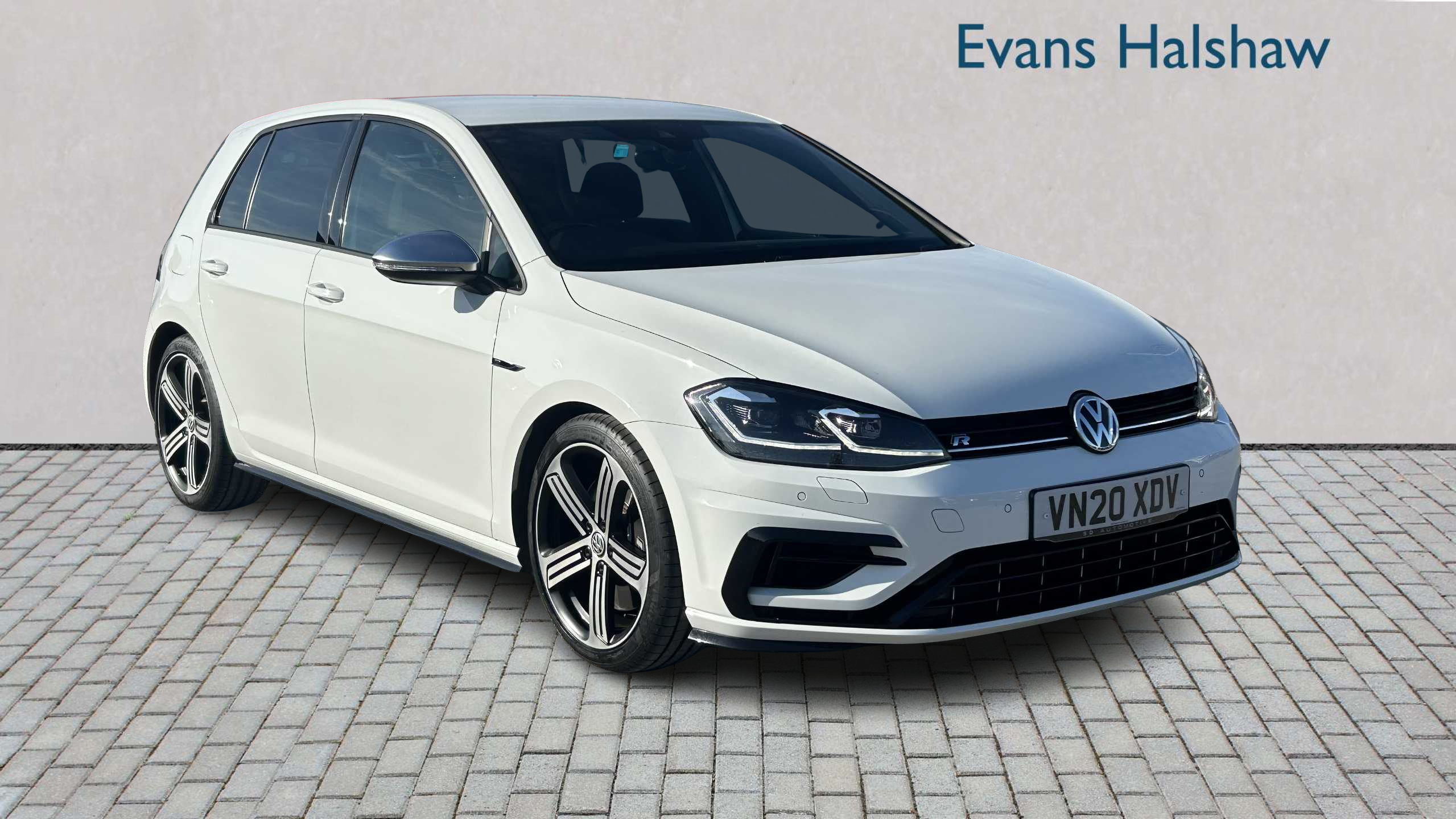 Main listing image - Volkswagen Golf R