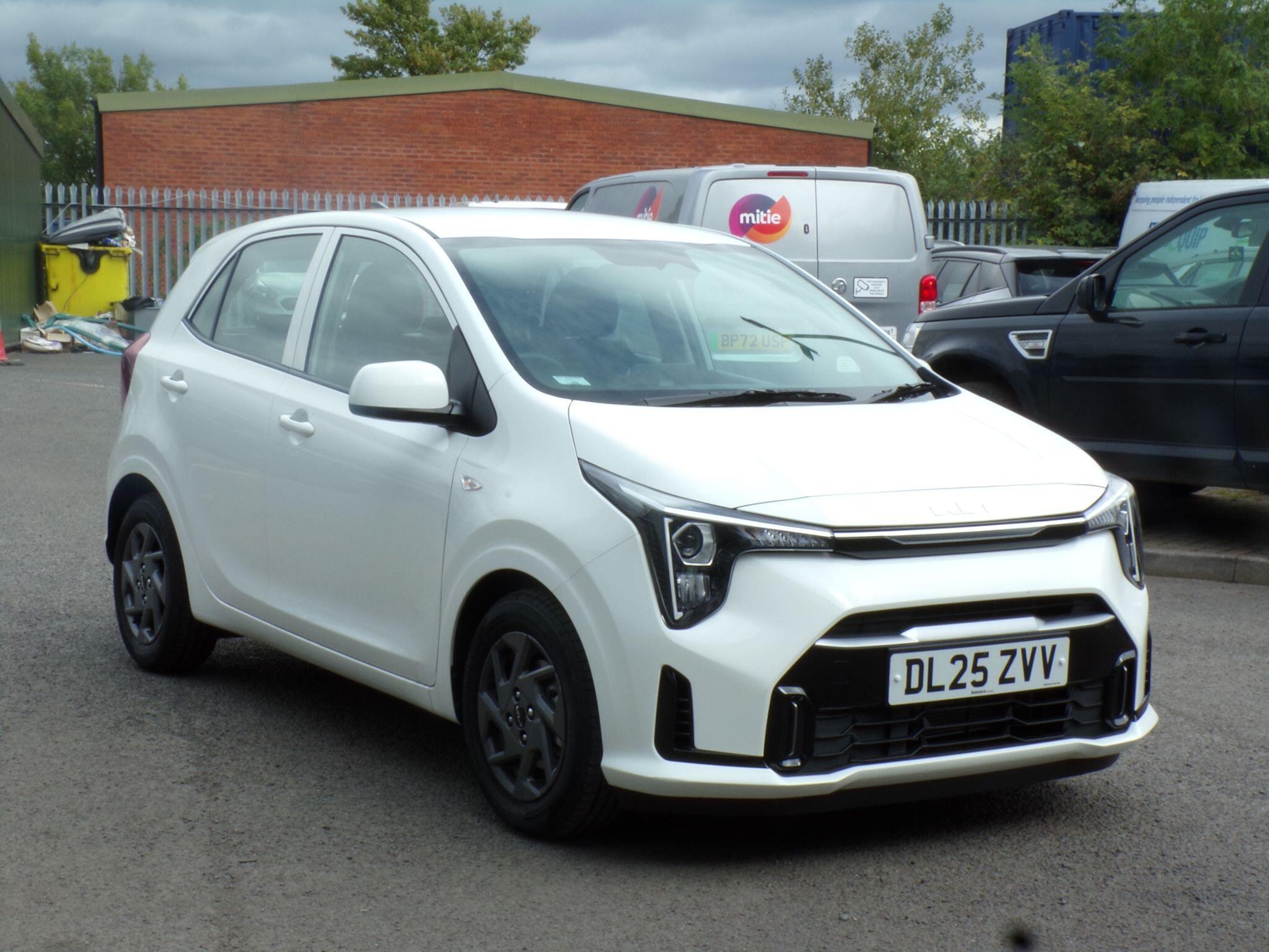 Main listing image - Kia Picanto