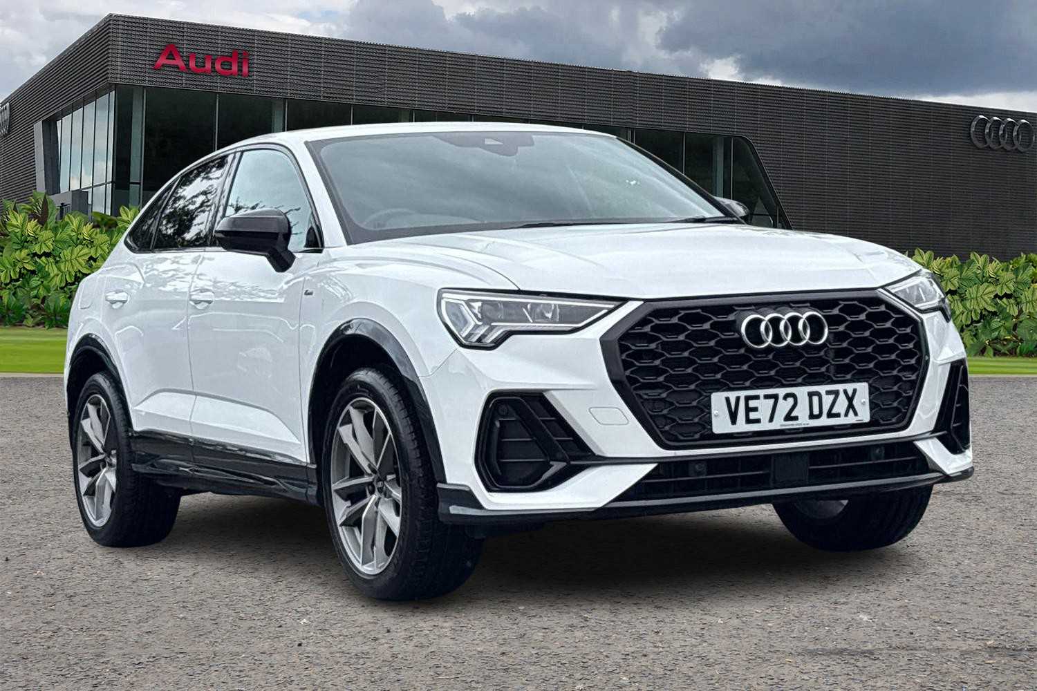 Main listing image - Audi Q3