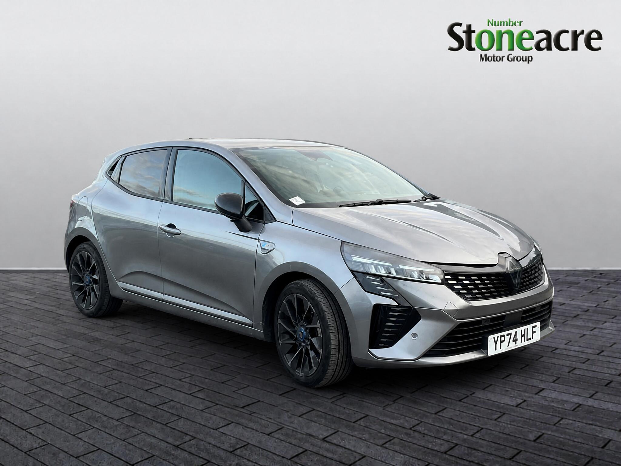 Main listing image - Renault Clio