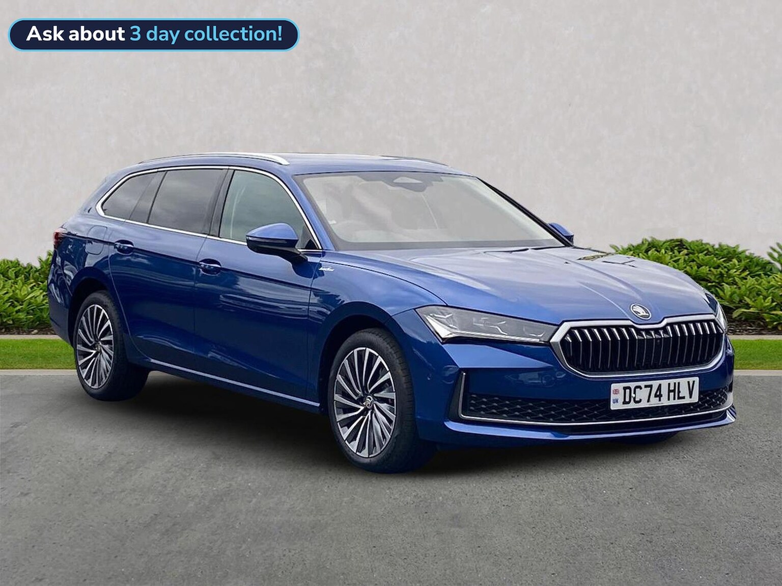 Main listing image - Skoda Superb Estate