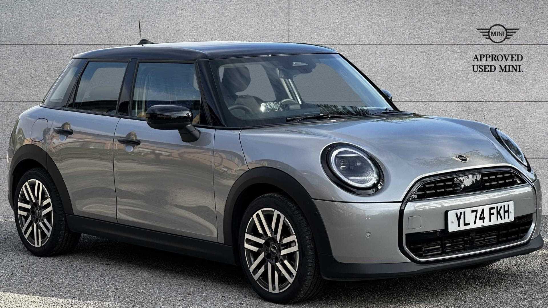 Main listing image - MINI Hatchback 5dr