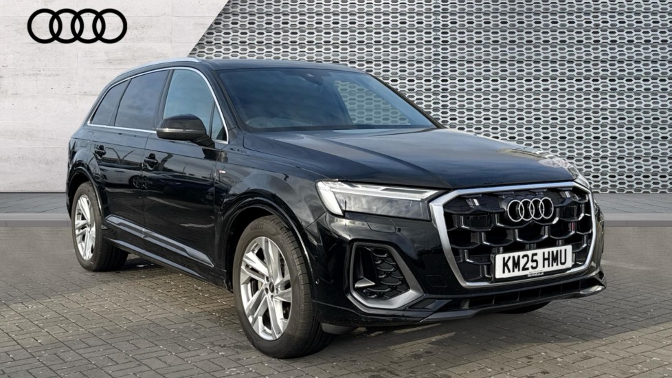 Main listing image - Audi Q7