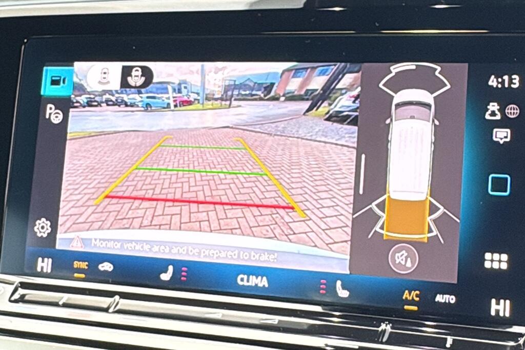 Main listing image - Volkswagen Multivan