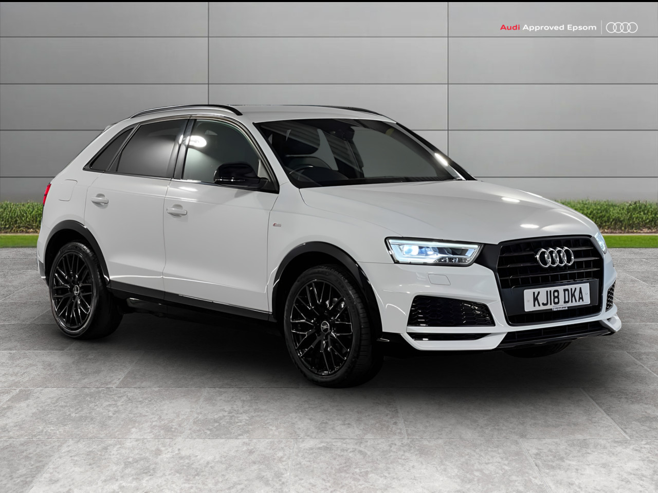 Main listing image - Audi Q3