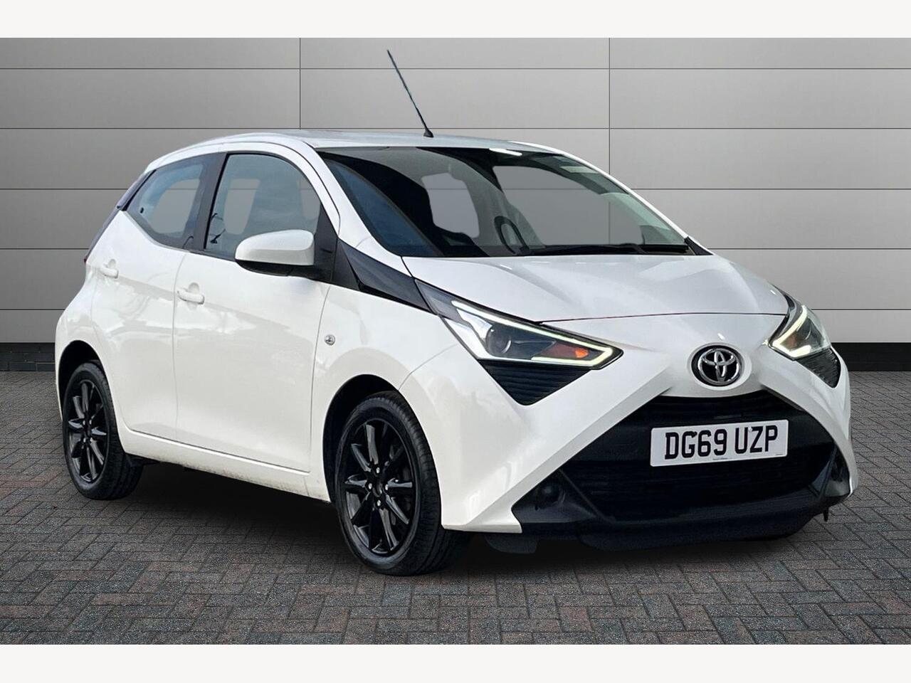 Main listing image - Toyota Aygo