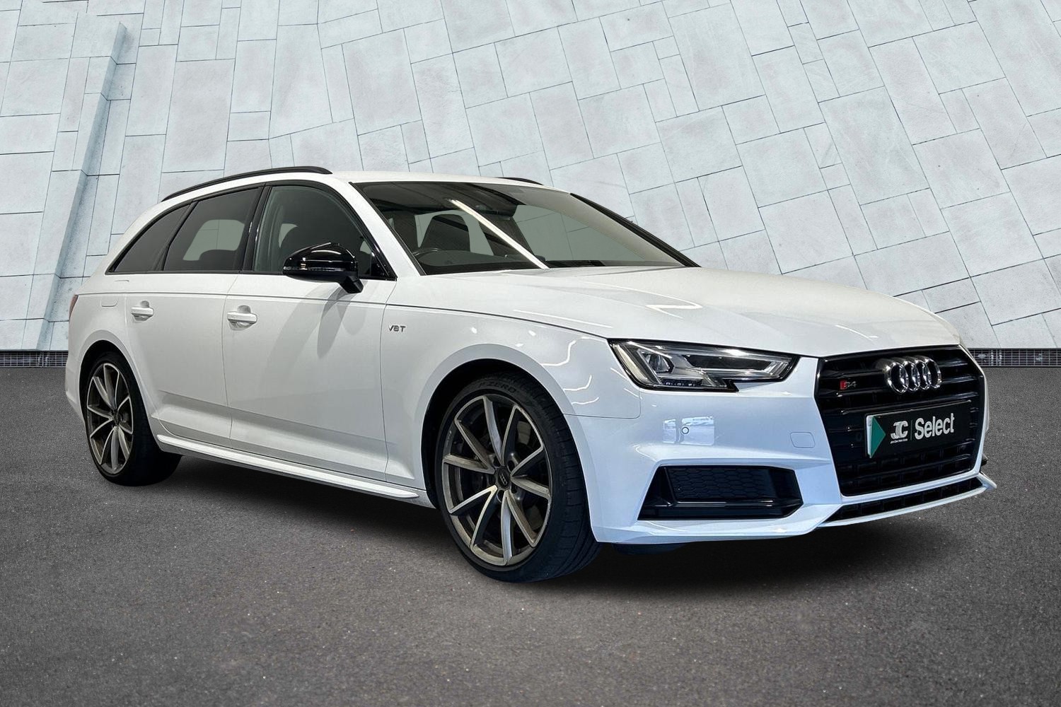Main listing image - Audi S4