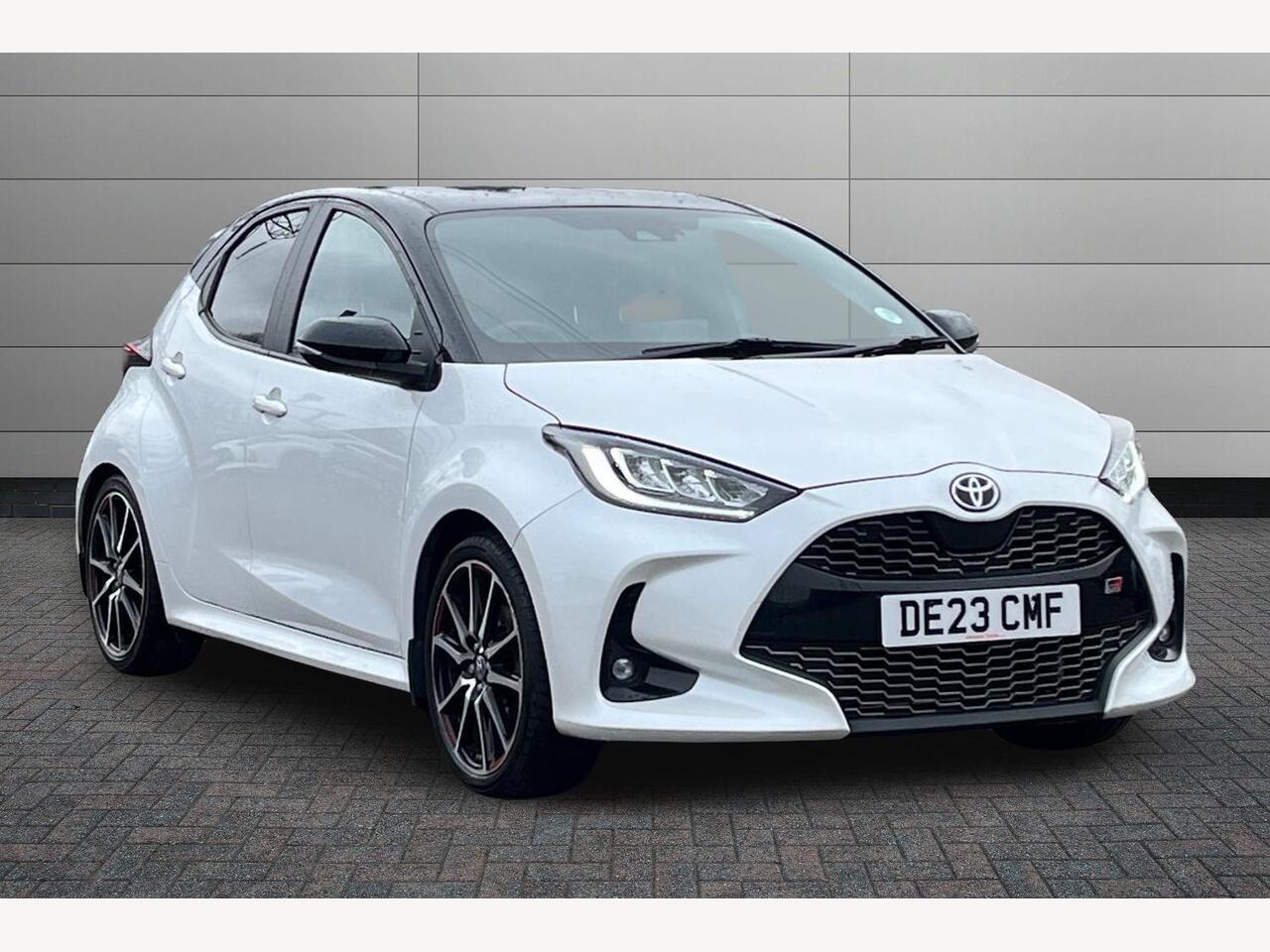 Main listing image - Toyota Yaris