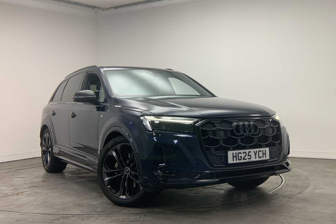 Main listing image - Audi Q7