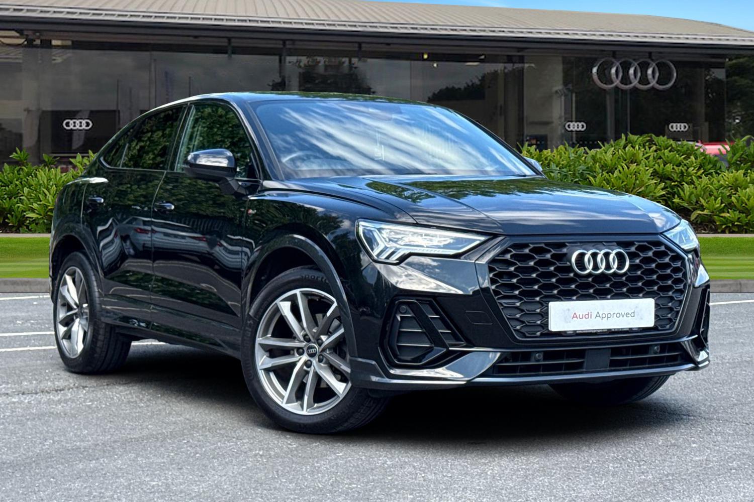 Main listing image - Audi Q3