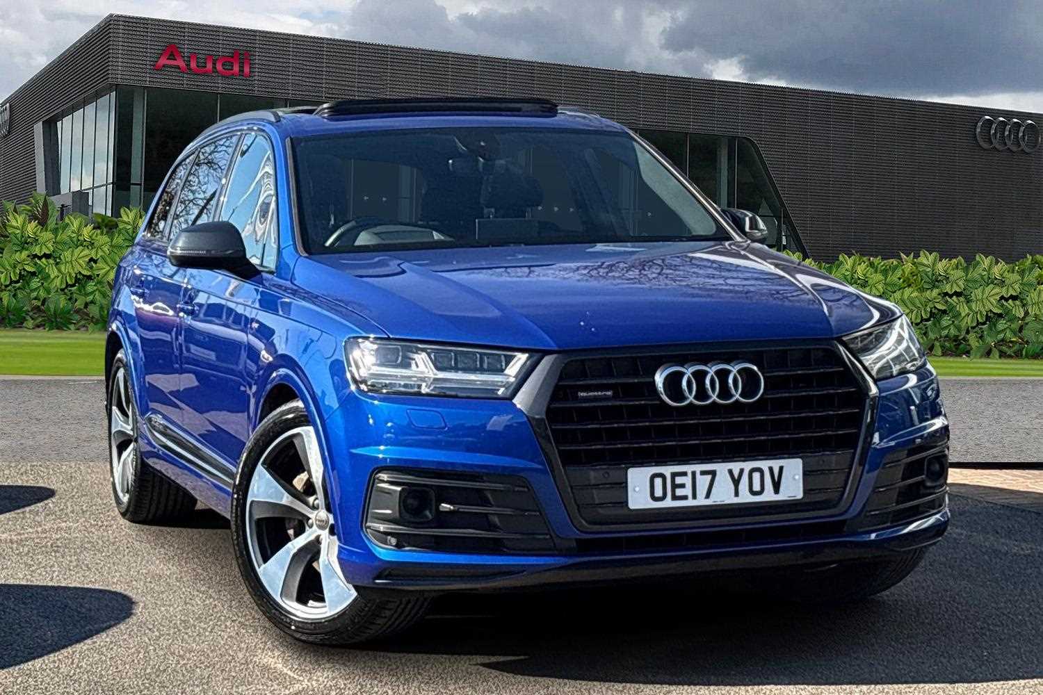 Main listing image - Audi Q7