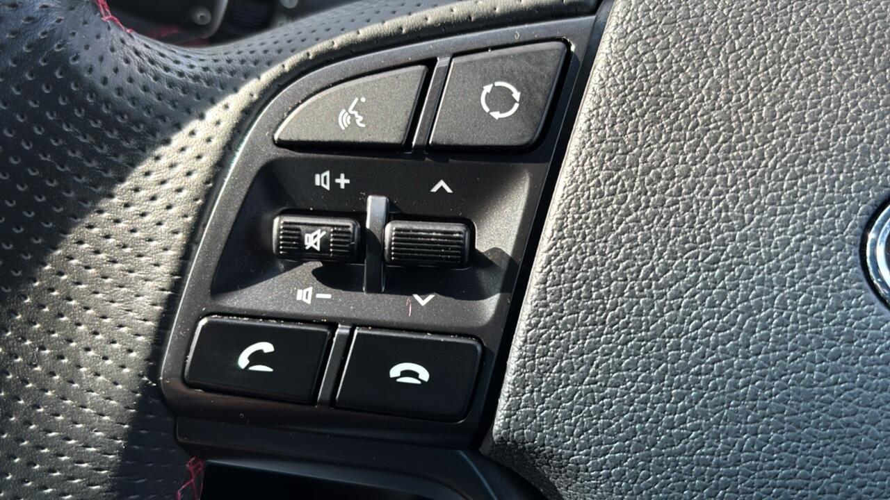 Main listing image - Hyundai Tucson