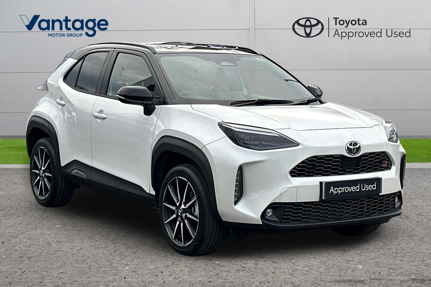Main listing image - Toyota Yaris Cross