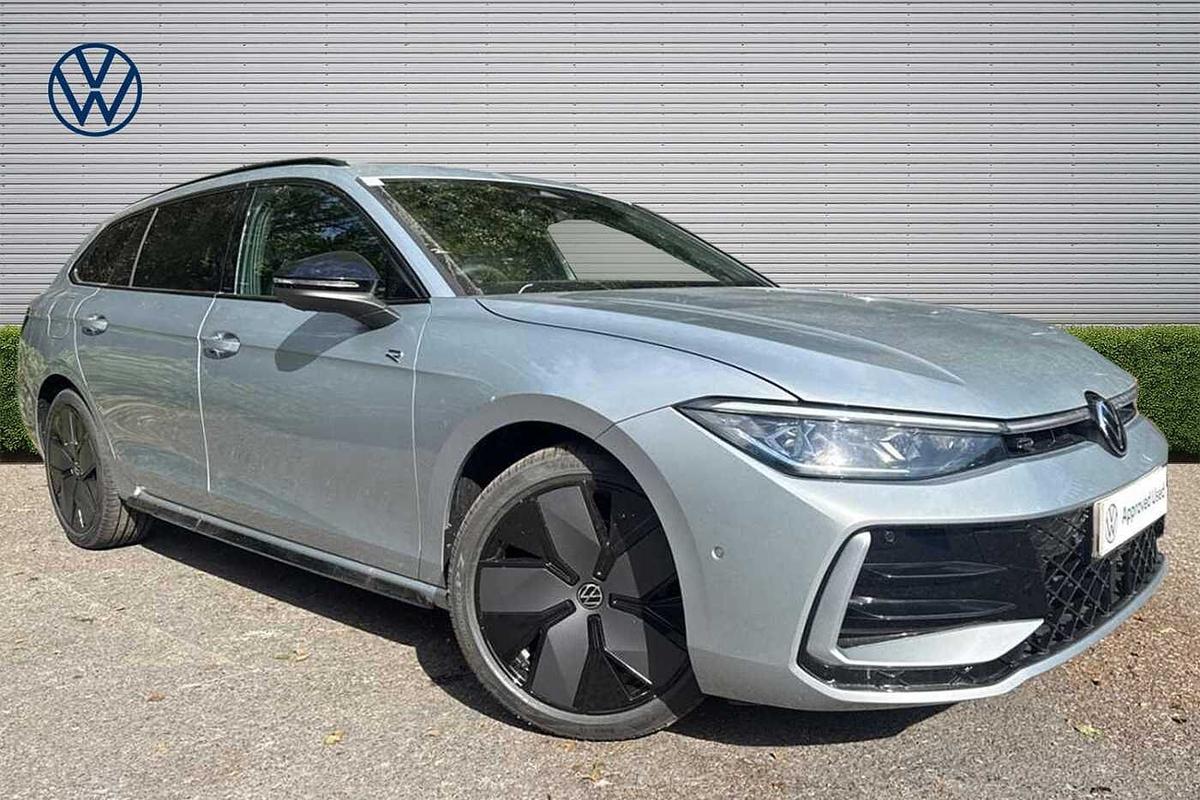 Main listing image - Volkswagen Passat