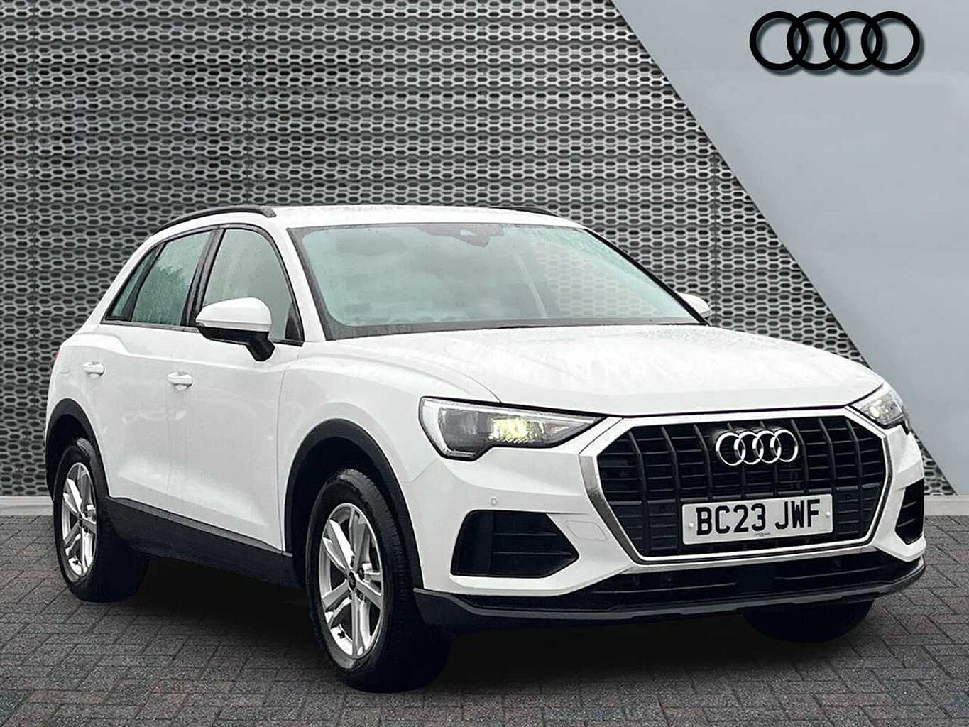 Main listing image - Audi Q3