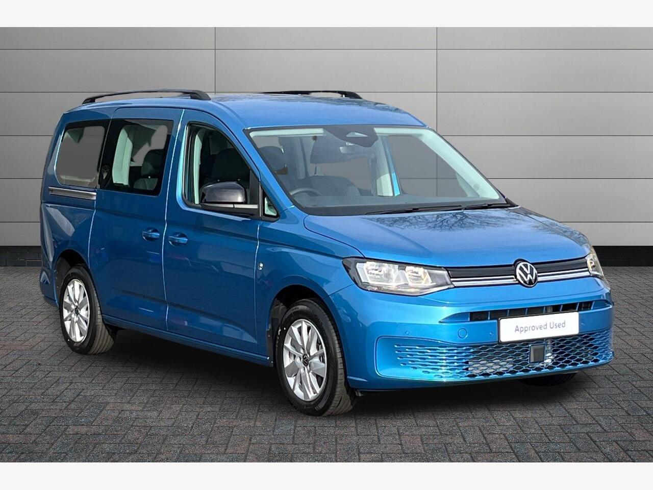 Main listing image - Volkswagen Caddy Maxi