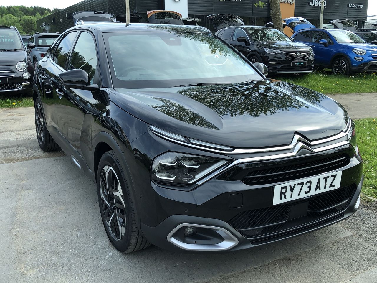 Main listing image - Citroen C4