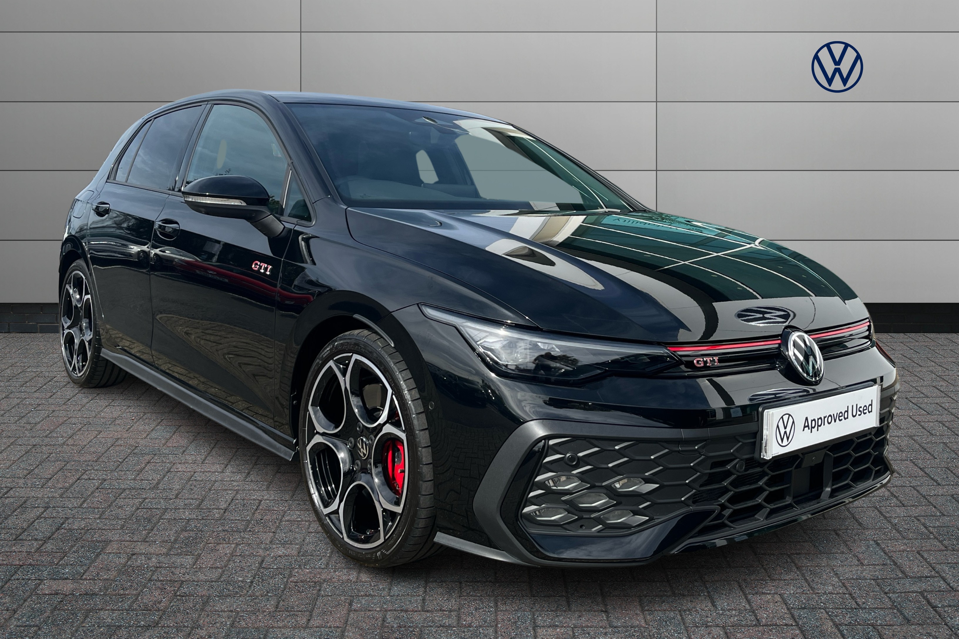 Main listing image - Volkswagen Golf