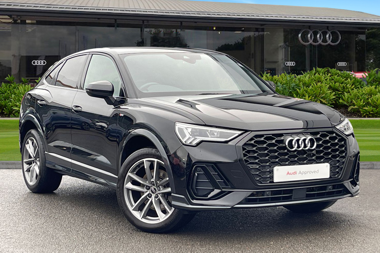 Main listing image - Audi Q3