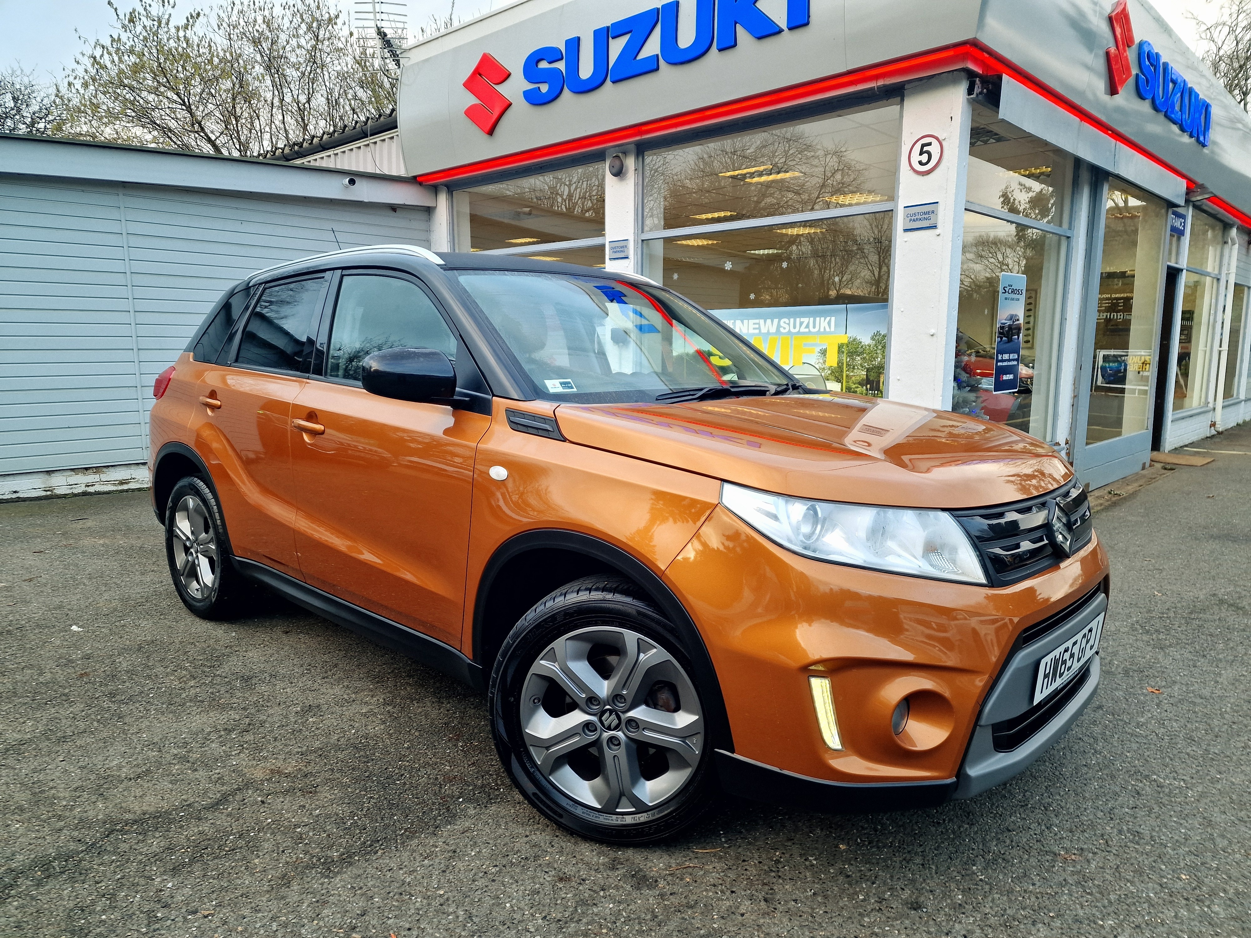 Main listing image - Suzuki Vitara